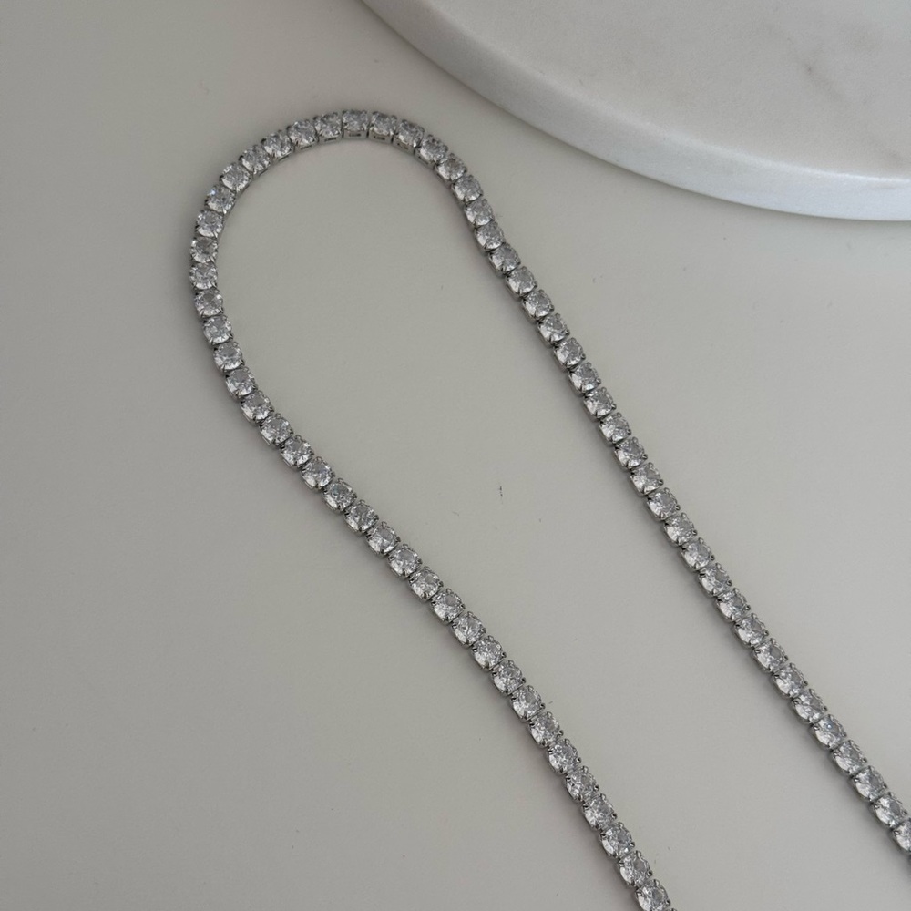 New Elegant Silver necklace